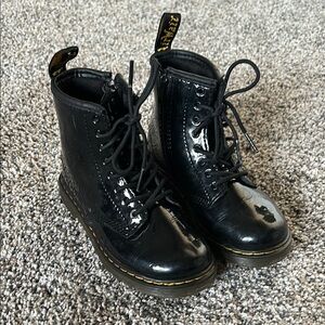 Dr Martens toddler 1460 patent leather lace up boots - black